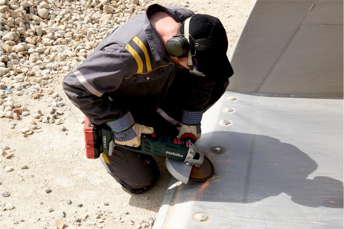 Углошлифмашина аккумуляторная Metabo WPB 36-18 LTX BL 230