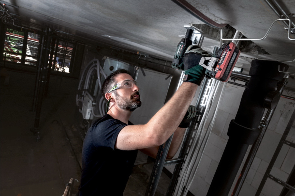 Гайковерт аккумуляторный Metabo SSW 18 LTX 300 BL (2×4,0 LiHD)