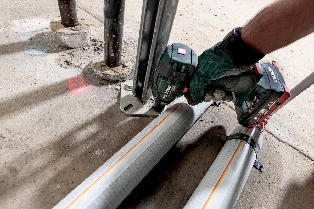 Гайковерт аккумуляторный Metabo SSW 18 LTX 300 BL (2×4,0 LiHD)