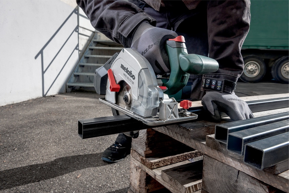 Циркулярная пила аккумуляторная Metabo MKS 18 LTX 58