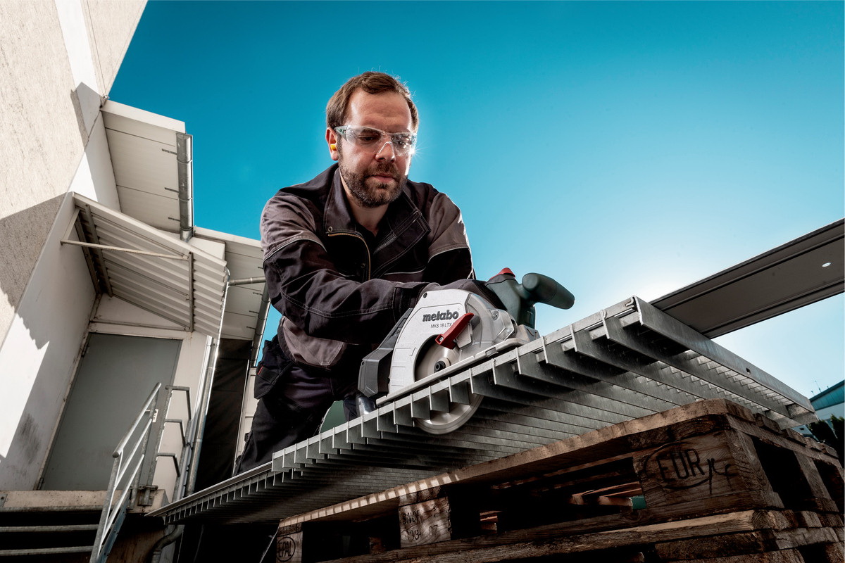 Циркулярная пила аккумуляторная Metabo MKS 18 LTX 58