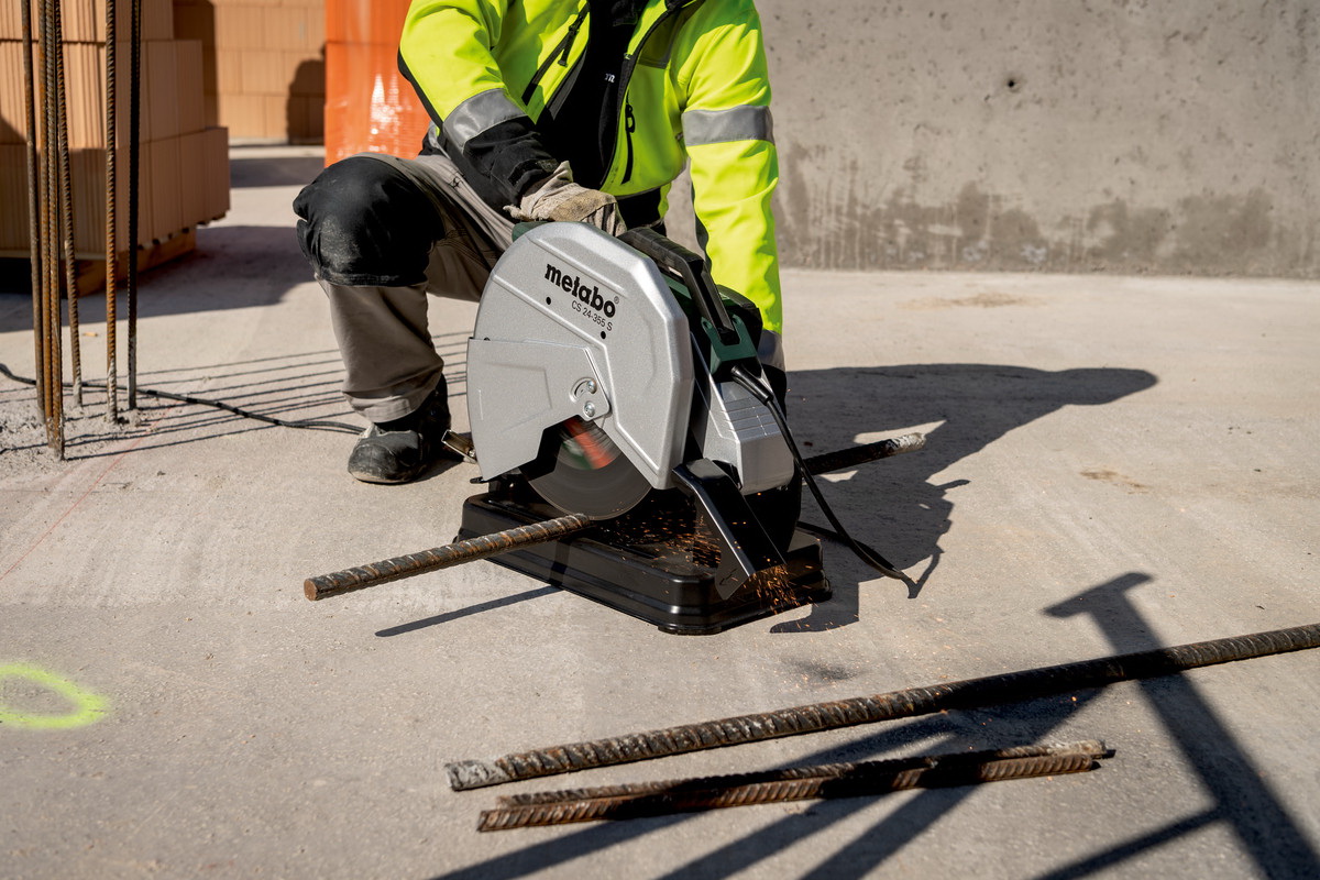 Монтажная пила Metabo CS 22-355