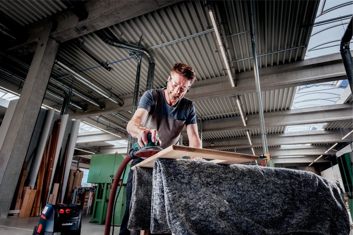 Эксцентриковая шлифмашина Metabo SXE 150-5,0 BL