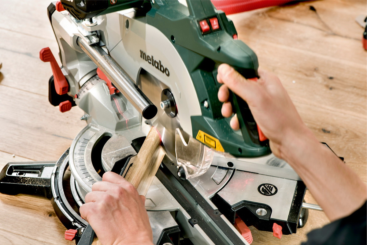 Торцовочная пила Metabo KGSV 72 Xact SYM