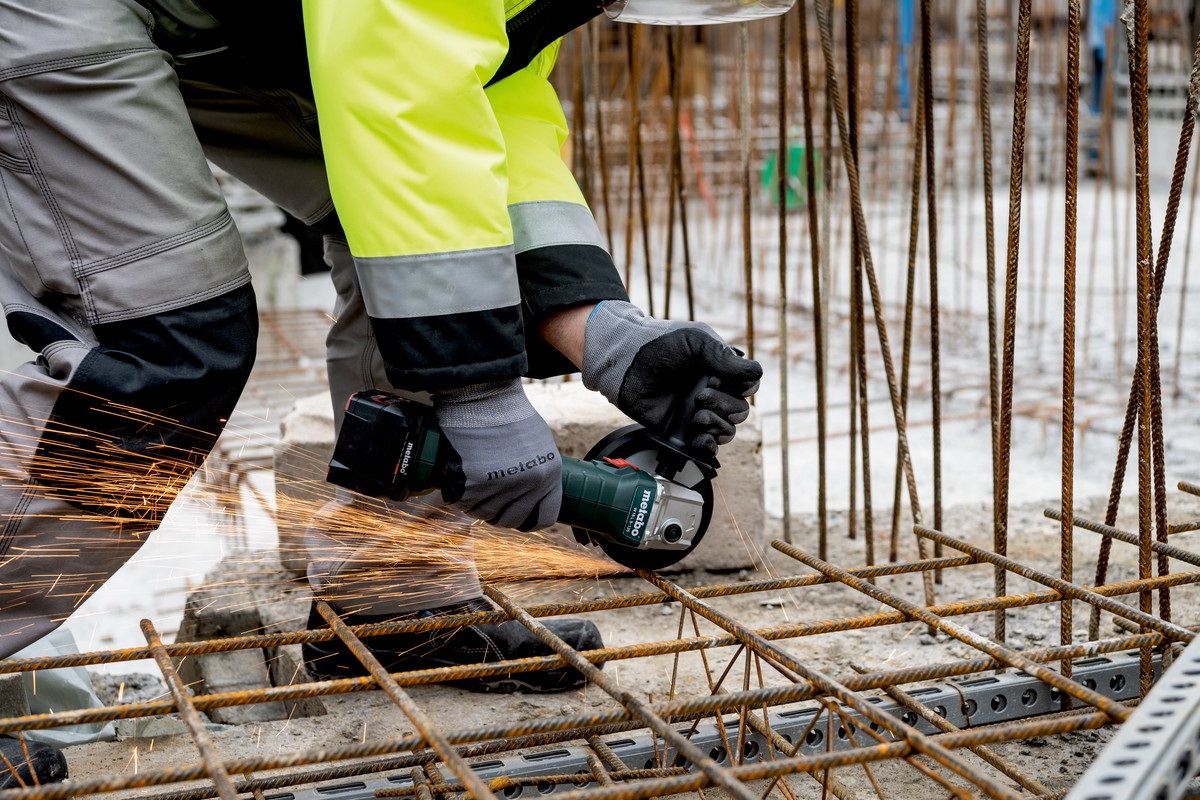Углошлифмашина аккумуляторная Metabo W 18 L 9-125