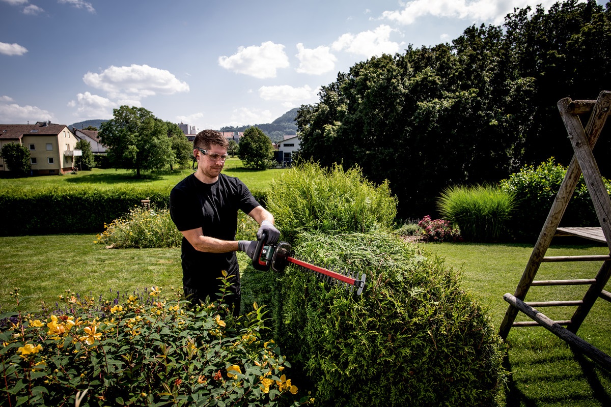 Кусторез аккумуляторный Metabo HS 18 LTX 55