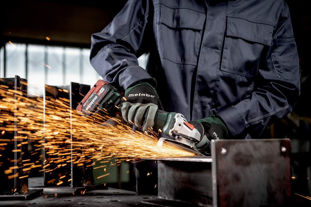 Углошлифмашина аккумуляторная Metabo WB 18 LT BL 11-125 Quick