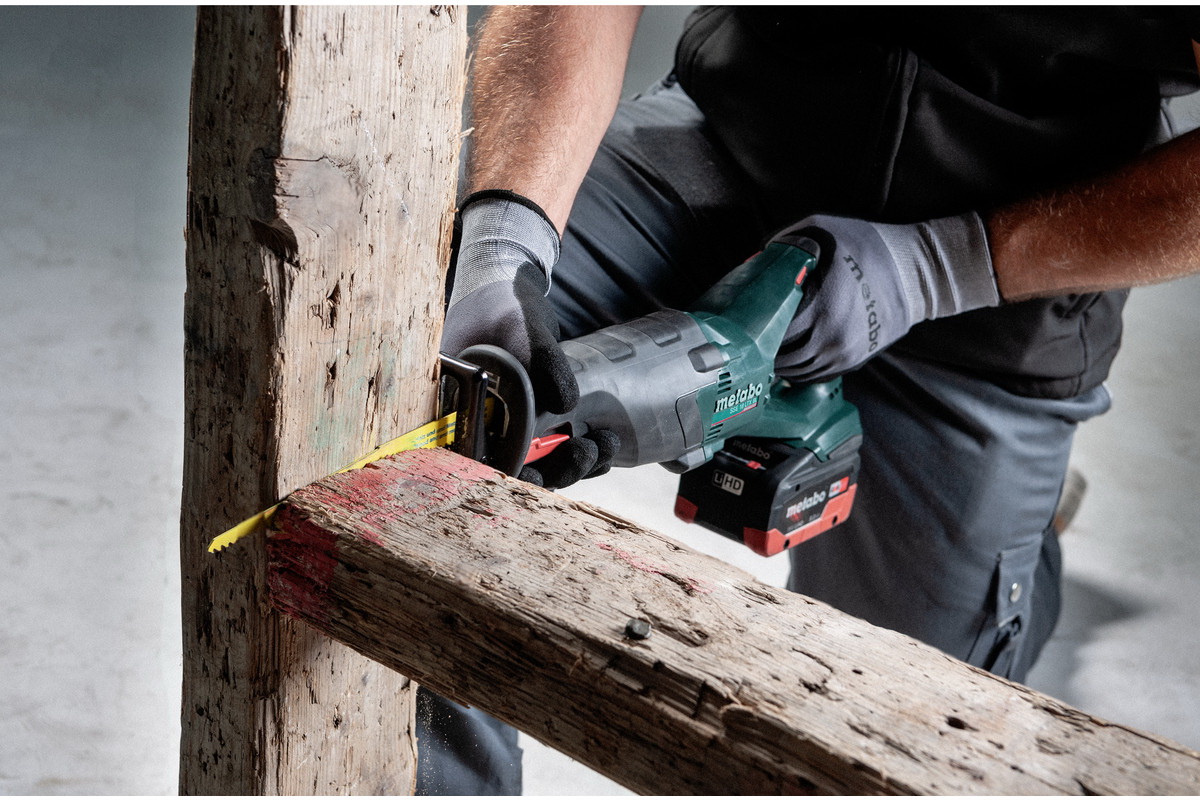 Пила сабельная аккумуляторная Metabo SSE 18 LTX BL