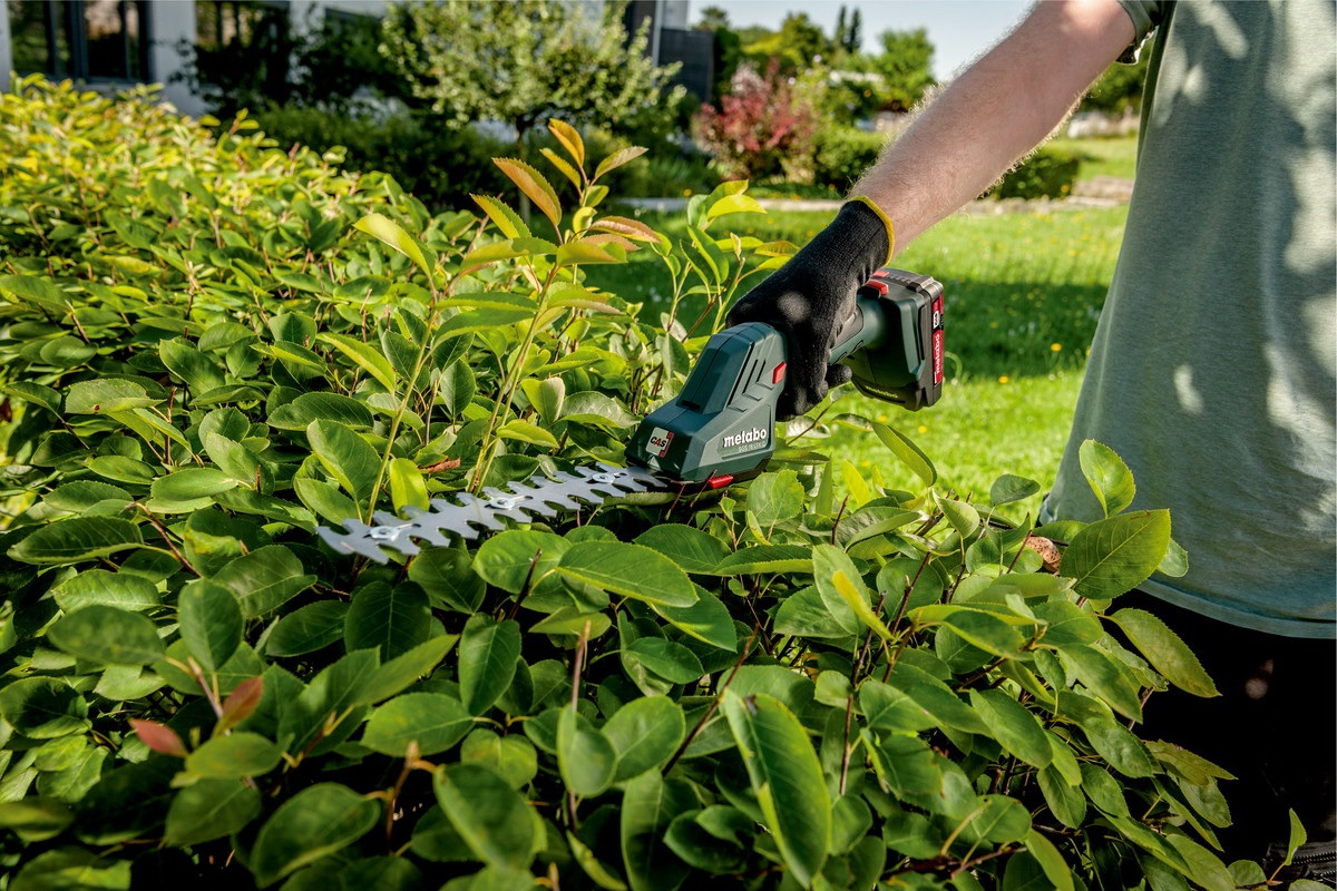 Садовые ножницы аккумуляторные Metabo SGS 18 LTX Q