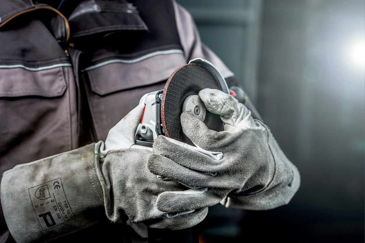 Углошлифмашина Metabo WEPBA 17-125  Quick RT